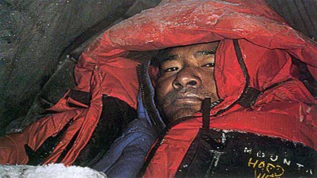 - 在珠穆朗玛峰顶峰停留21小时的传奇夏尔巴AG真人百家家乐app尼泊尔]巴布赤日夏尔巴(图2)