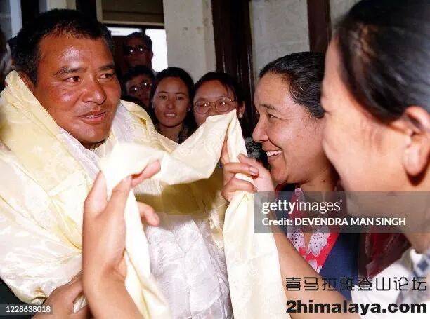 - 在珠穆朗玛峰顶峰停留21小时的传奇夏尔巴AG真人百家家乐app尼泊尔]巴布赤日夏尔巴(图16)